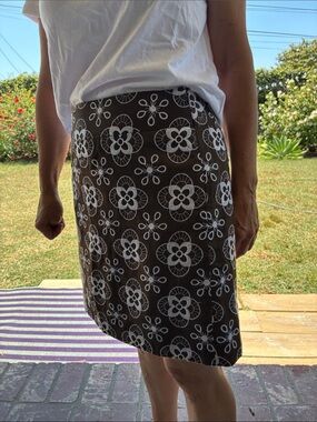 LOFT Brown A-Line Skirt with White Eyelet Floral Embroidery, Petite size 0P